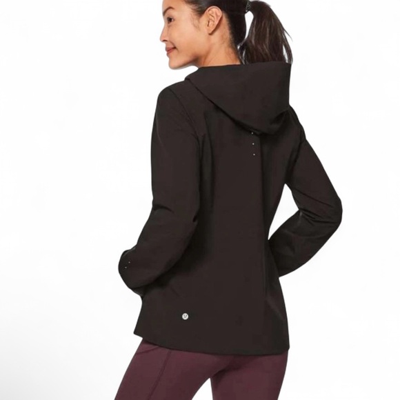 Lululemon NWOT Womens Rain Rival Hooded Jacket Sz 8 Black‎ Has Logo Embroidered - Picture 2 of 15
